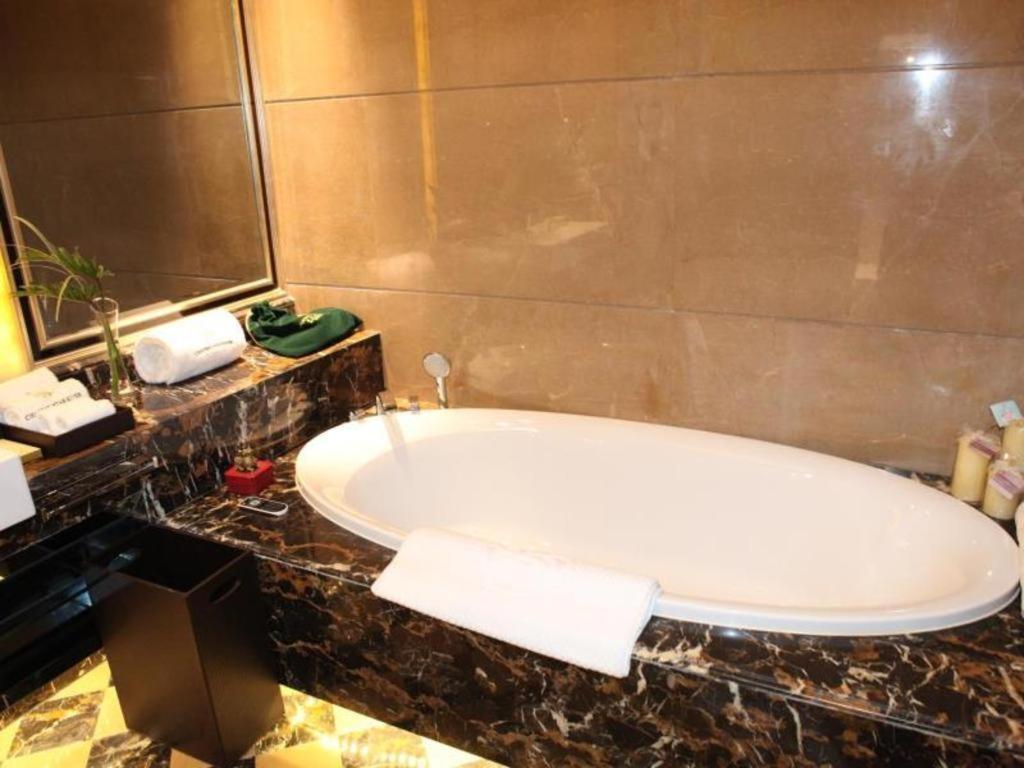 Chateau Starriver Guangzhou Peninsula מראה חיצוני תמונה